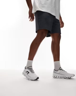 Tênis de corrida ON Cloudmonster na cor branca