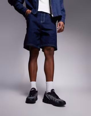 Air Max DN8 em preto e cinza.