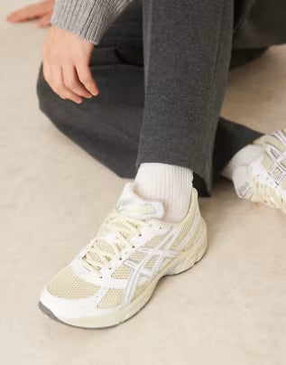 Tênis Asics Gel-1130 na cor branco-creme